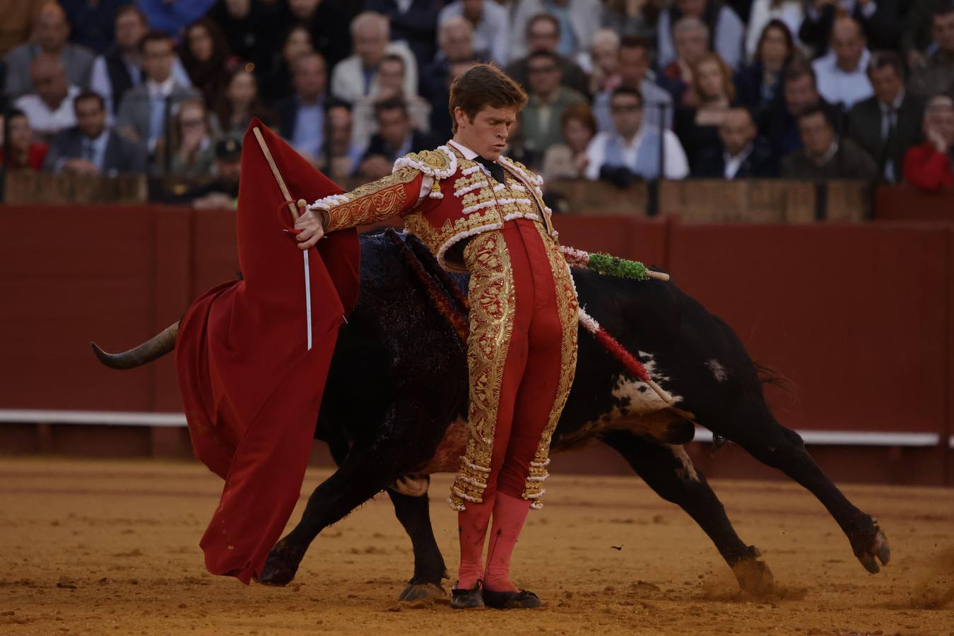Borja Jiménez le cortó dos orejas al segundo toro que le tocó en suerte