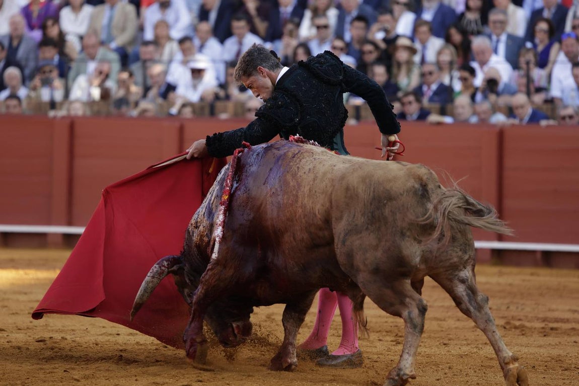 Escribano, en el primer toro de su lote