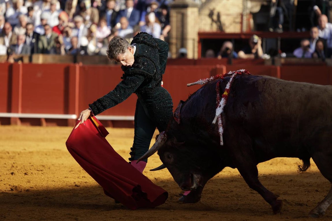 Escribano, en el primer toro de su lote