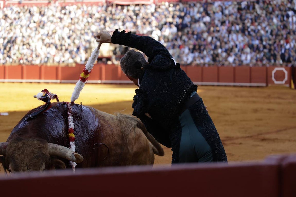 Escribano, en el primer toro de su lote