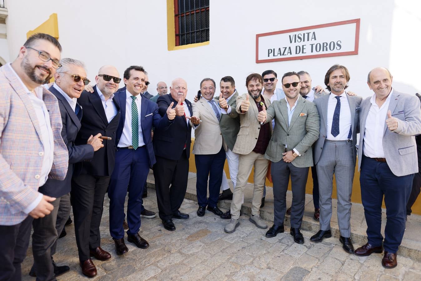 Jesús Aguirre y Ricardo Sánchez, con amigos
