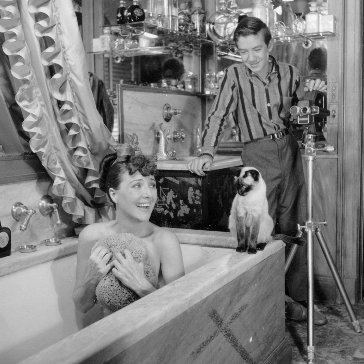 Gypsy Rose Lee, durante una sesión fotográfica con su hijo Erik