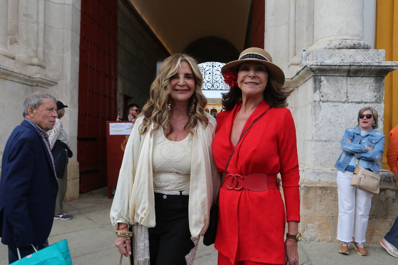 Aurora Gaviño y Mari Ángeles Grajal