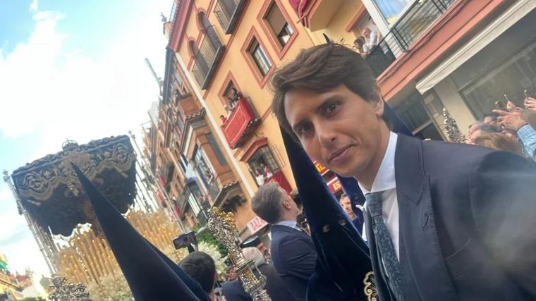 Roca Rey en la salida de la Estrella este Domingo de Ramos 2025