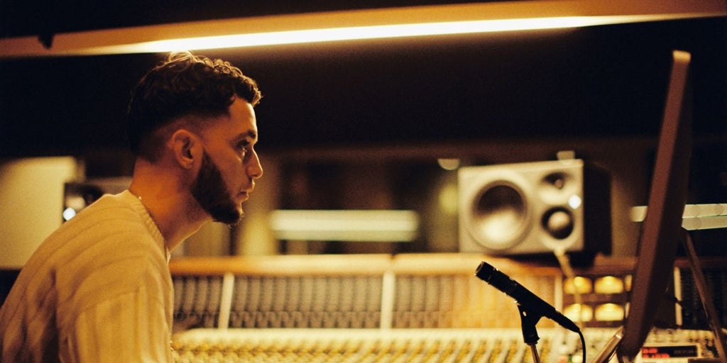 C. Tangana vuelve al mercado con 'droga'