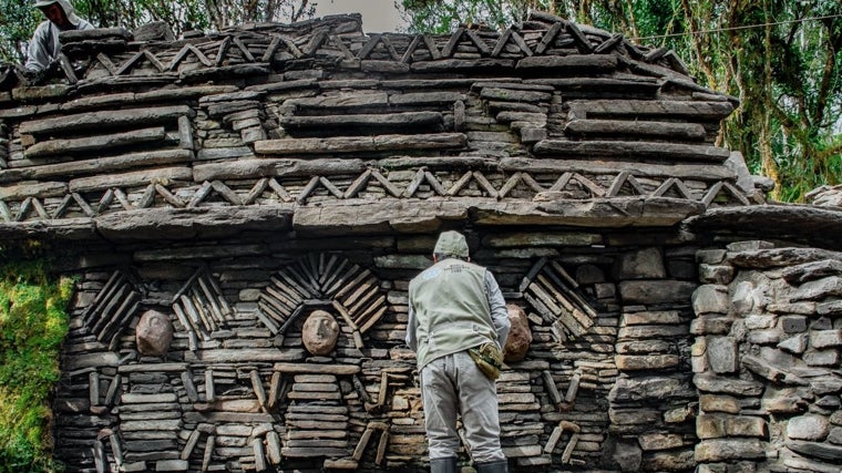 Una estructura chachapoya en Gran Pajatén