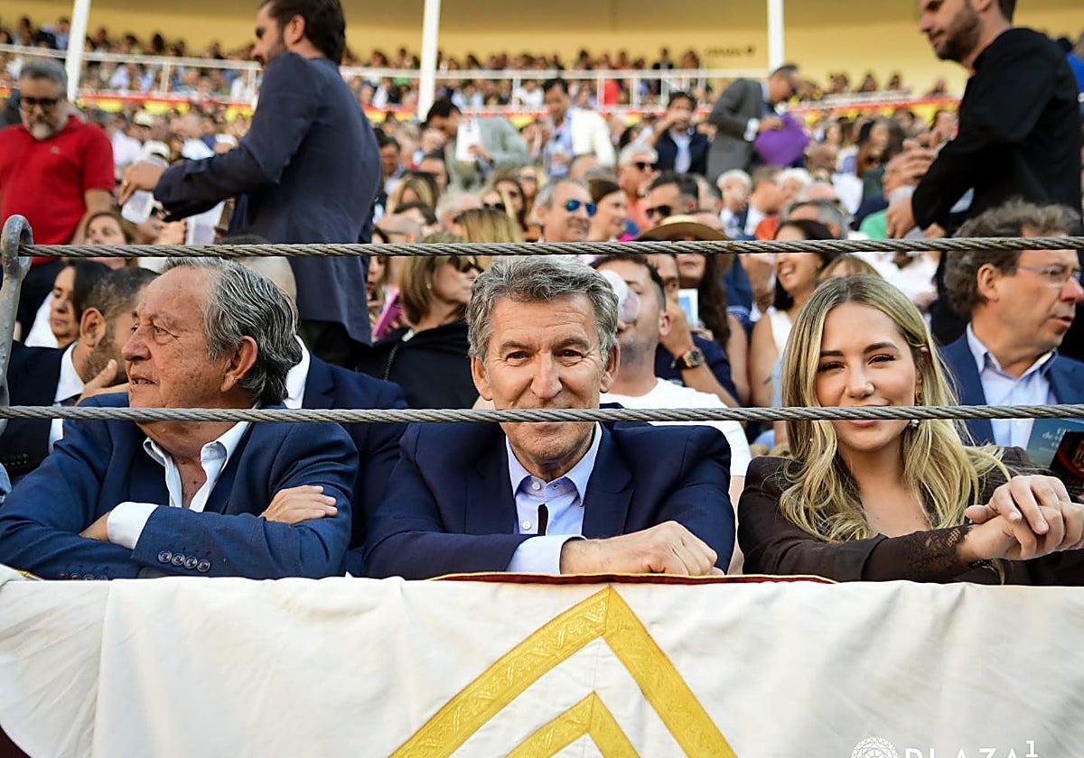 Núñez Feijóó en Las Ventas, junto al Capea