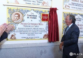 El Niño de la Capea descubre un azulejo el día que Morante vuelve a Madrid