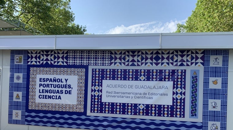 UNE Yayıncıları İspanyolca ve Portekizce Savunma Madrid 2025 Kitap Fuarı'na bilim dilleri olarak alıyor