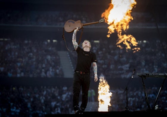 Ed Sheeran, durante su concierto en el Riyadh Air Metropolitano el 30 de mayo.