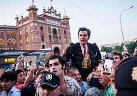 Morante, bajo el compás del alma hasta la Puerta Grande
