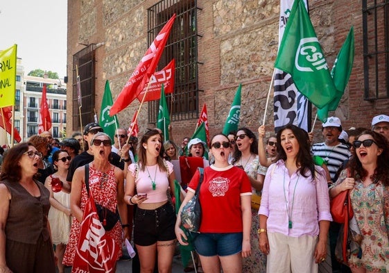 Así canta el coro de la Zarzuela contra el boicot de Urtasun a su huelga