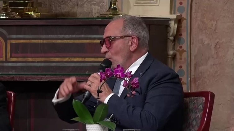 Emilio Estefan honra a Manolo Díaz, el padrino musical que catapultó a los latinos