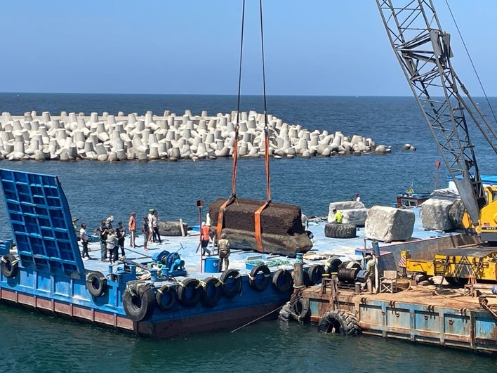 Recuperan del mar Mediterráneo los restos de las monumentales puertas del Faro de Alejandría
