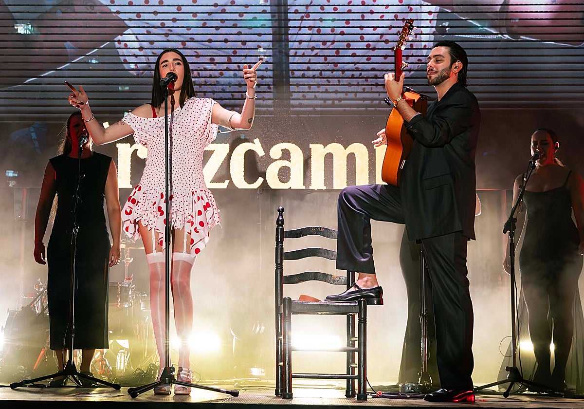 Judeline, actuando junto a Yerai Cortés el pasado martes en la Puerta del Sol de Madrid