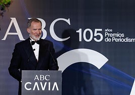 El Rey elogia el periodismo frente al «ruido» y la «simplificación»