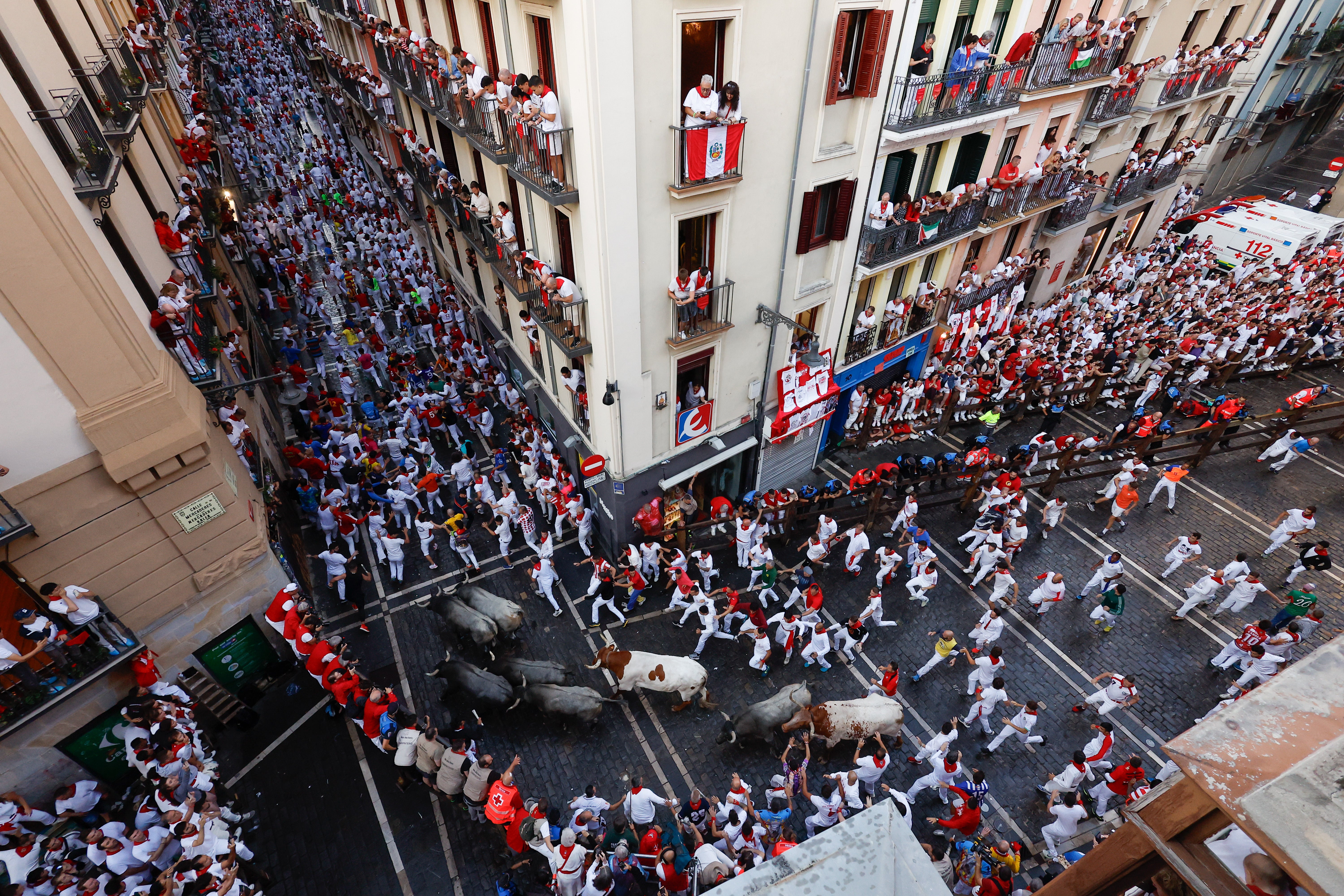 El sexto encierro de los Sanfermines, en imágenes