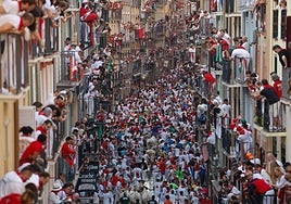 Los bravos de José Escolar brindan un encierro limpio pese a la masa de corredores en Pamplona