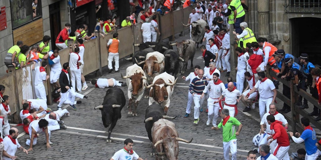 Los Miura cierran con el encierro más rápido de los Sanfermines 2025