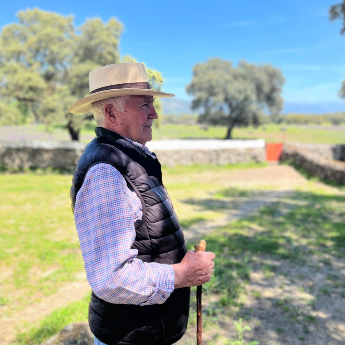 José Escolar, en su finca abulense de Lanzahíta