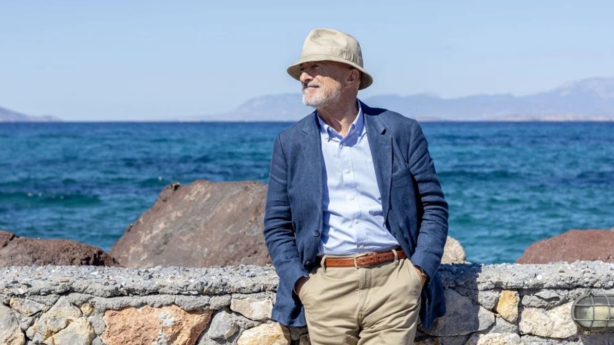Arturo Pérez-Reverte, en la isla de Agistri