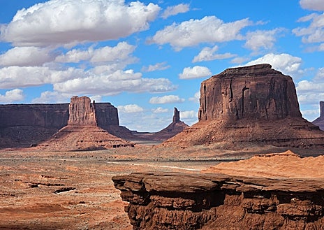 Imagen secundaria 1 - Arriba, el espectacular meandro conocido como Horseshoe Bend. Vistas del cañón del río de Colorado, Monument Valley y un 'ranger' montado en una mula