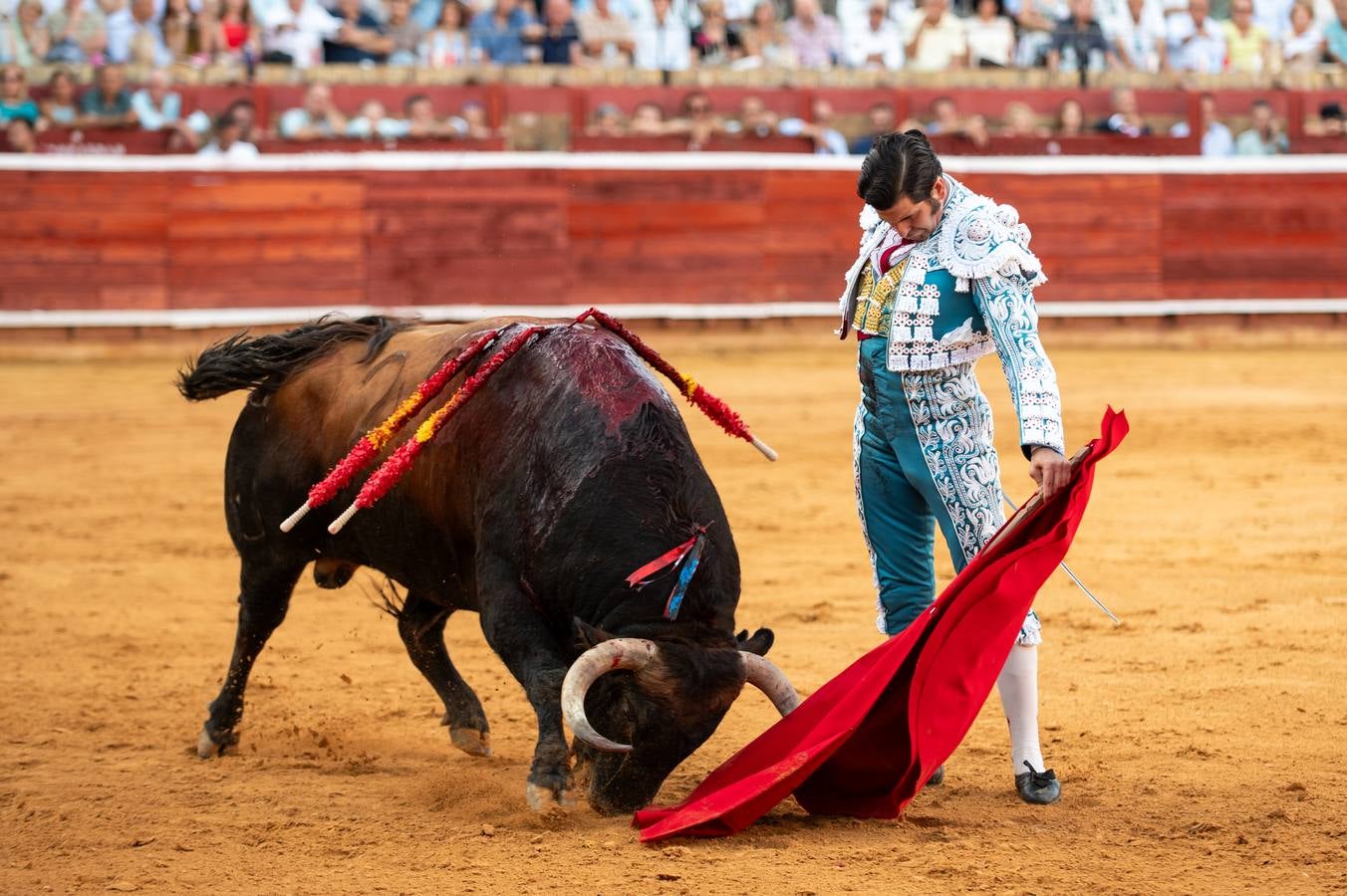Morante cortó una oreja, pero enfadó a los asistentes por despachar rápido a su segundo astado