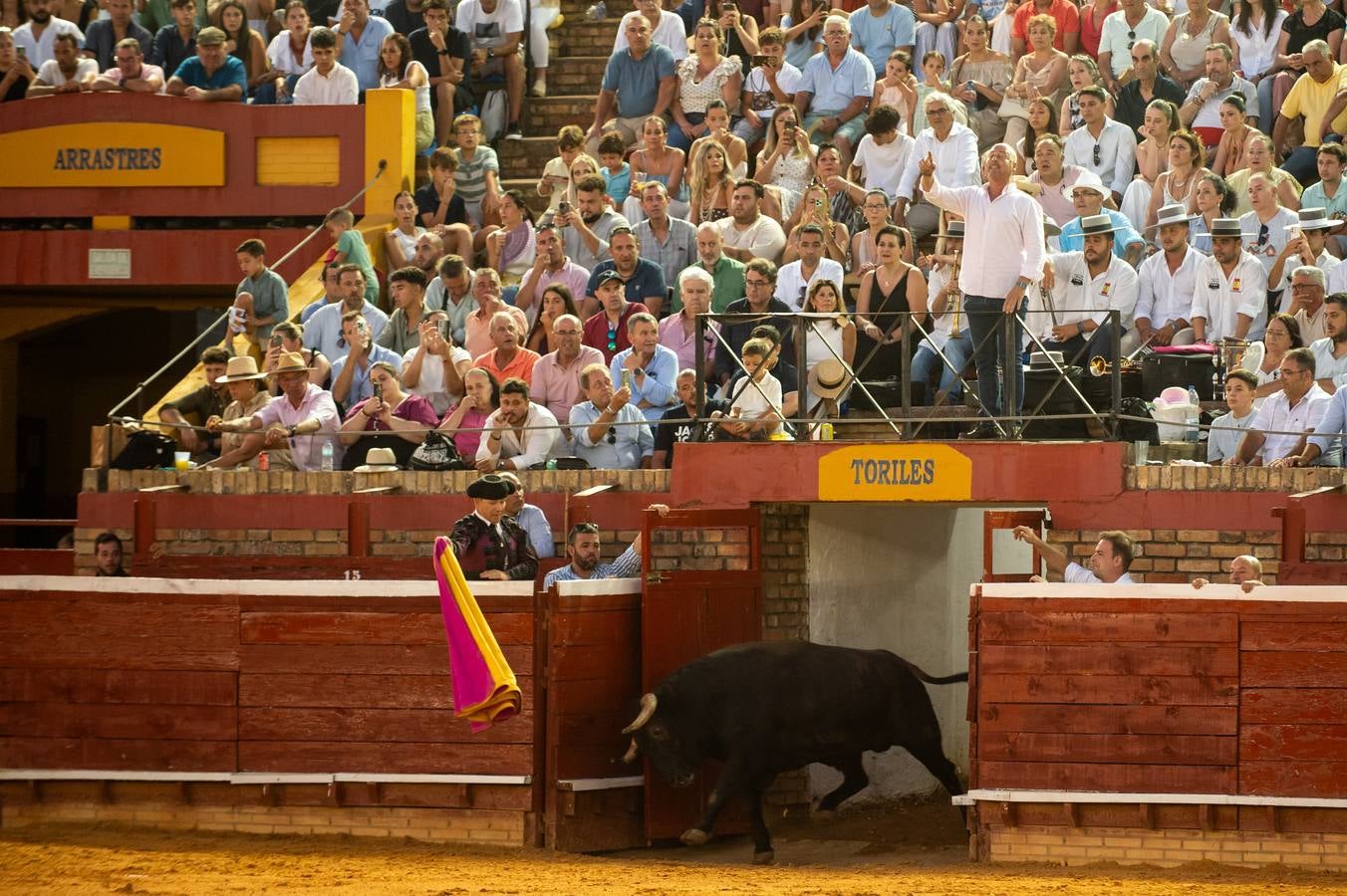 Sergio Galán, Diego Ventura y Andrés Romero pusieron en pie a los tendidos de La Merced