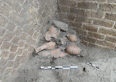 Imagen secundaria 1 - Restos desenterrados en las excavaciones de Pompeya