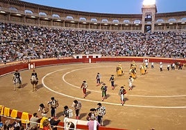 Los niños vuelven a los toros en Palma entre protestas de los animalistas