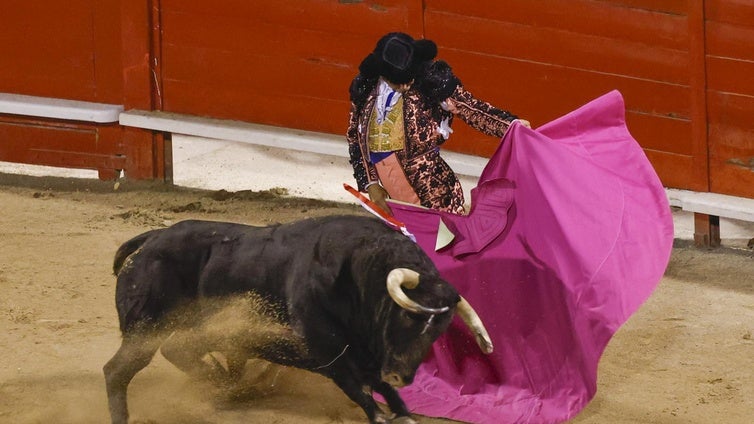Triunfo de Castella en la torera noche de Morante en Palma