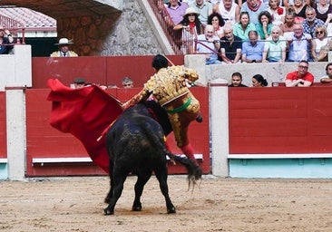 Un golpe para la Fiesta: Morante sufre en Pontevedra una cornada de dos trayectorias