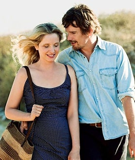 Imagen secundaria 2 - Fotogramas de 'Lara Croft: La cuna de la vida', 'La sirena y el delfín' y 'Antes de medianoche'