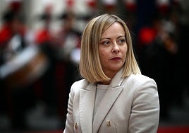 Guerra política bajo la sombrilla: Meloni llama «antipatriotas» a quienes denuncian playas vacías