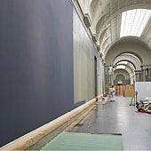 La galería central del Prado muda su piel... y es azul