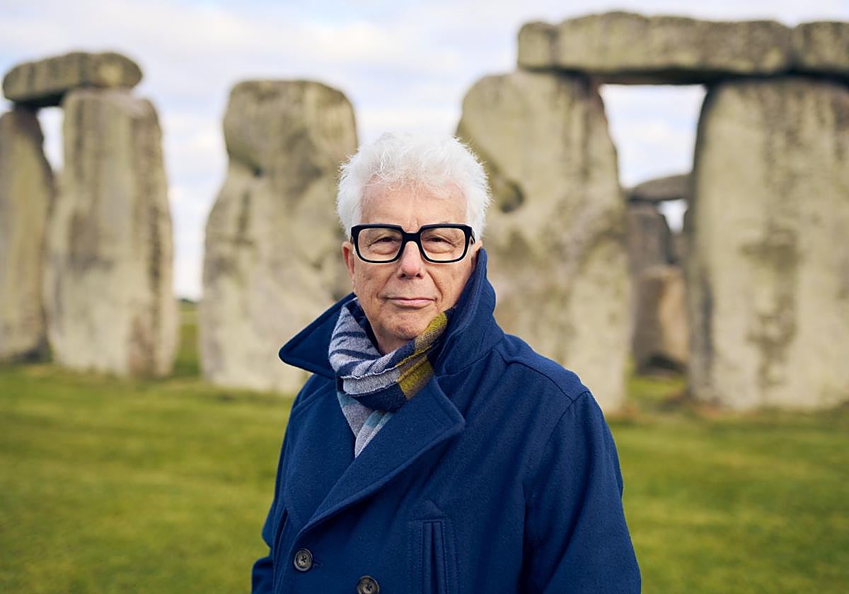 Ken Follett en el Stonehenge