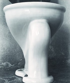 Imagen secundaria 2 - En las imágenes, de arriba abajo, 'Surf, Bodega' (1937); 'Nude' (1936) y 'Excusado. México' (1925), fotos de época de Edward Weston