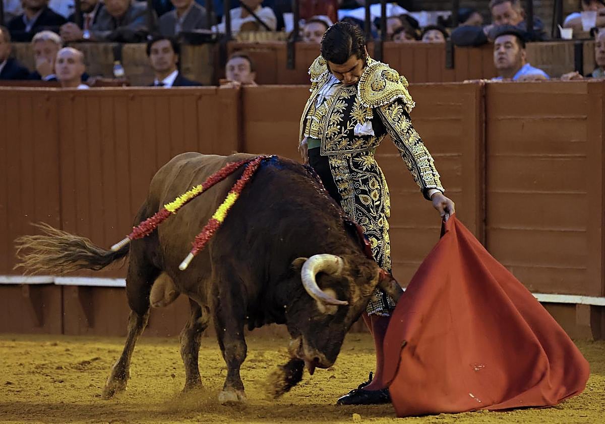 Morante paró el tiempo con el natural que firmó en la Maestranza
