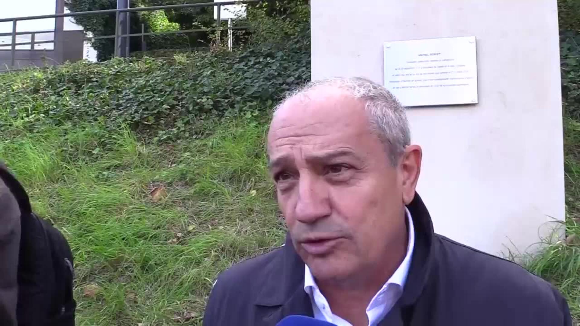 Autoridades españolas y suizas homenajean al humanista Miguel Servet con una placa