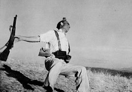 Robert Capa, entre la verdad y el mito