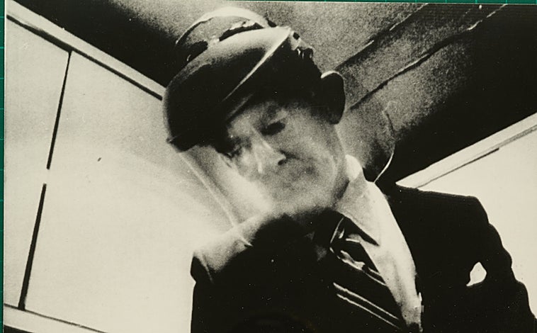 Imagen - Robert Klark Graham vierte nitrógeno líquido en los depósitos de esperma en febrero de 1980