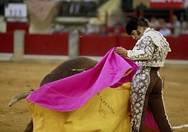 Morante de la Puebla se cae de Zaragoza: el Pilar se descalabra