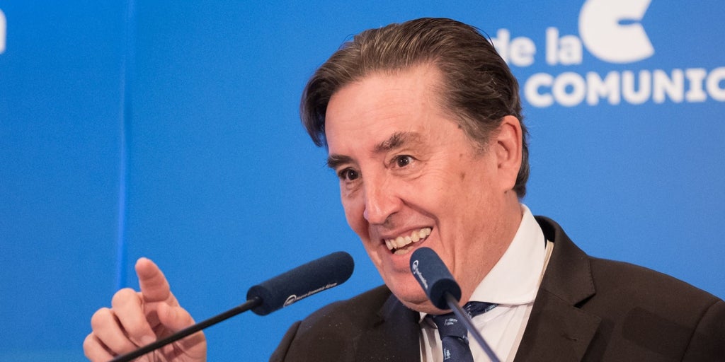 García Montero torpedea el Congreso de la Lengua: claves del 'apagón diplomático' del director del Cervantes