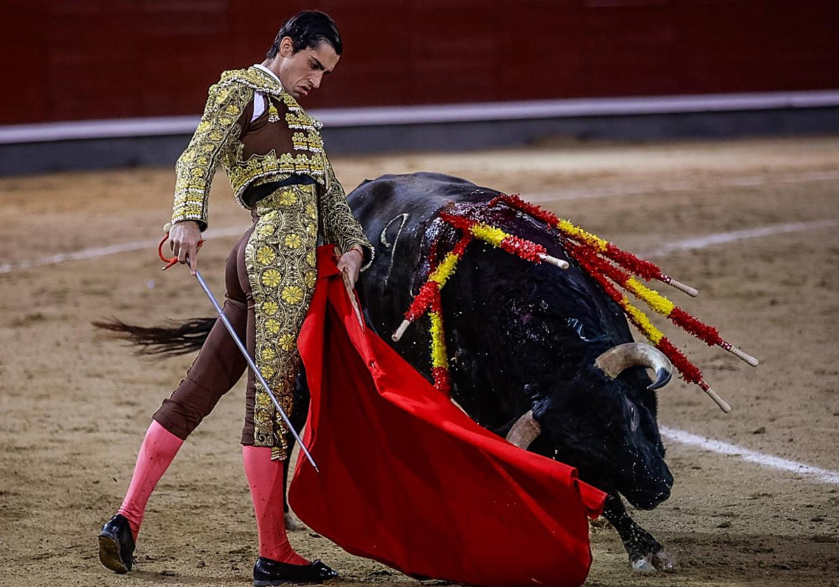 El Mene, en una sentida trincherilla al Harpío quinto