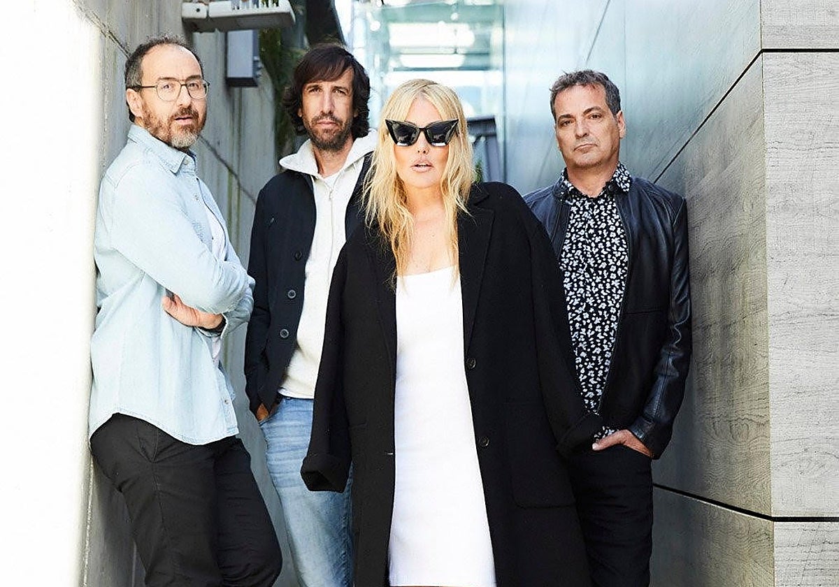 La Oreja de Van Gogh, en una foto distribuida por su representante tras el anuncio de la vuelta de Amaia Montero al grupo
