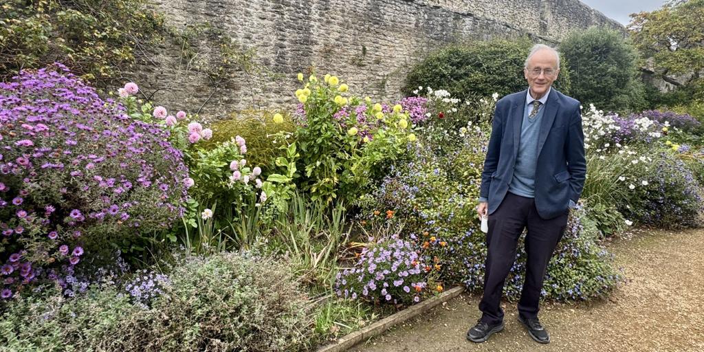 Robin Lane Fox, profesor de Oxford y jardinero: «La historia avanza por errores fértiles»