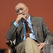 Arturo Pérez-Reverte carga contra Luis García Montero y acusa al Gobierno de querer «colonizar» la RAE