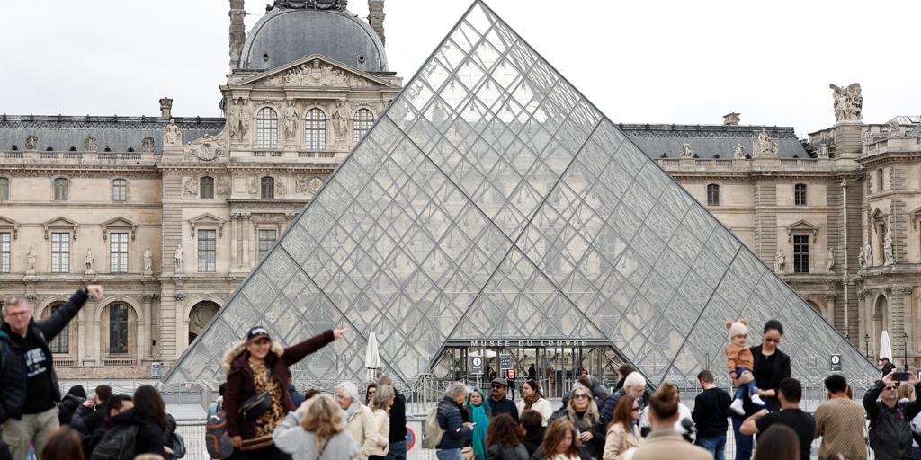 フランス、美術館周辺の警備を強化