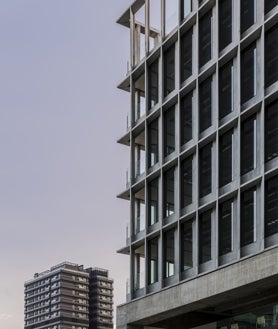 Imagen secundaria 2 - Arriba, el Hotel VP Plaza España en Madrid; abajo a la izquierda, Torre Forma Itaim en São Paulo; abajo a la derecha, el Edificio Polaris North en Madrid