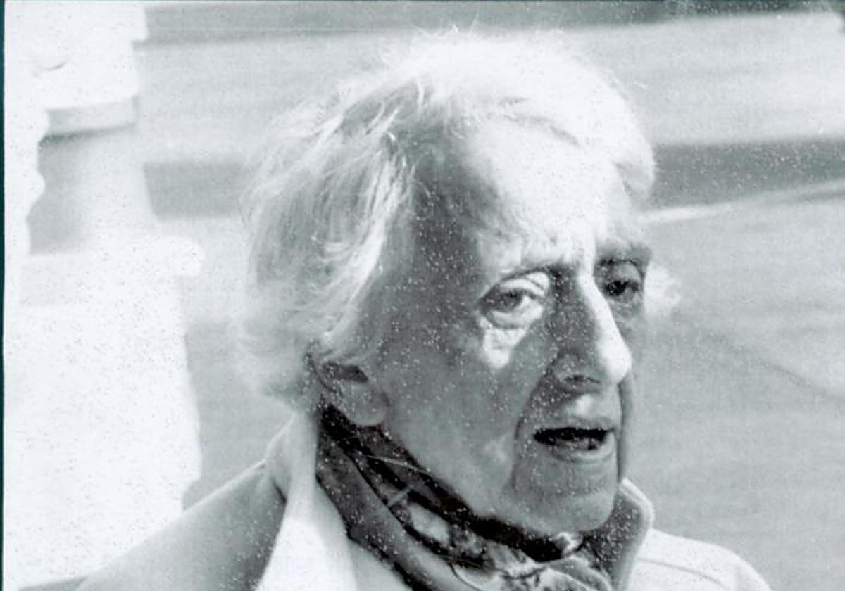 María Zambrano regresa a España tras su exilio en 1984